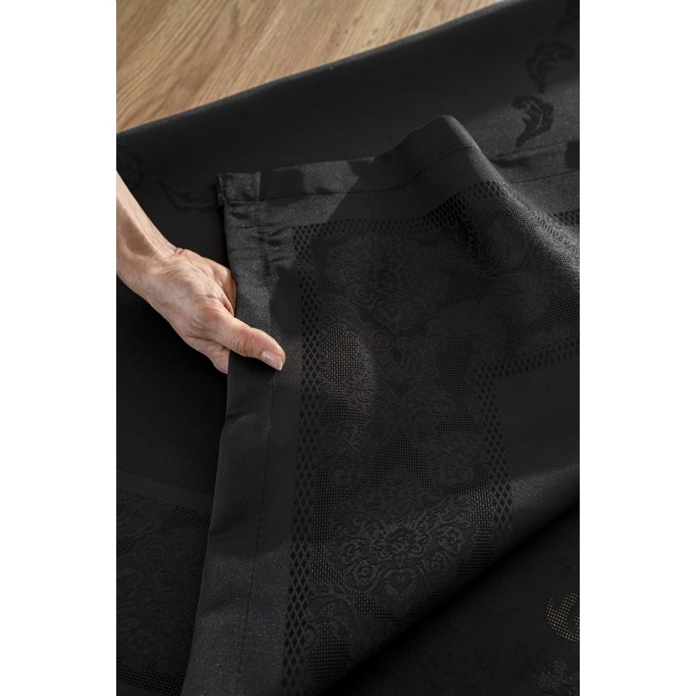Jumbo Jakar Siyah Sıvı Geçirmez Kumaş Pano 4-6 Kişilik Masa Örtüsü (140x180)