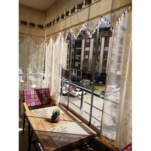 Mandaş Buldan Kanaviçe İşlemeli Dış Balkon perdesi 250x60 cm kırmızı