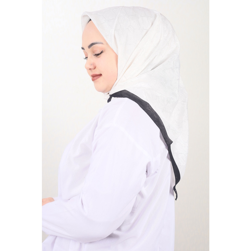 Piramit Kendinden Desenli Monogram Floş Eşarp - Desen-01 - Renk-09